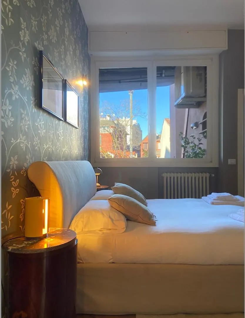Bright&Stylish Apartment Near Duomo, Milan Center Italy