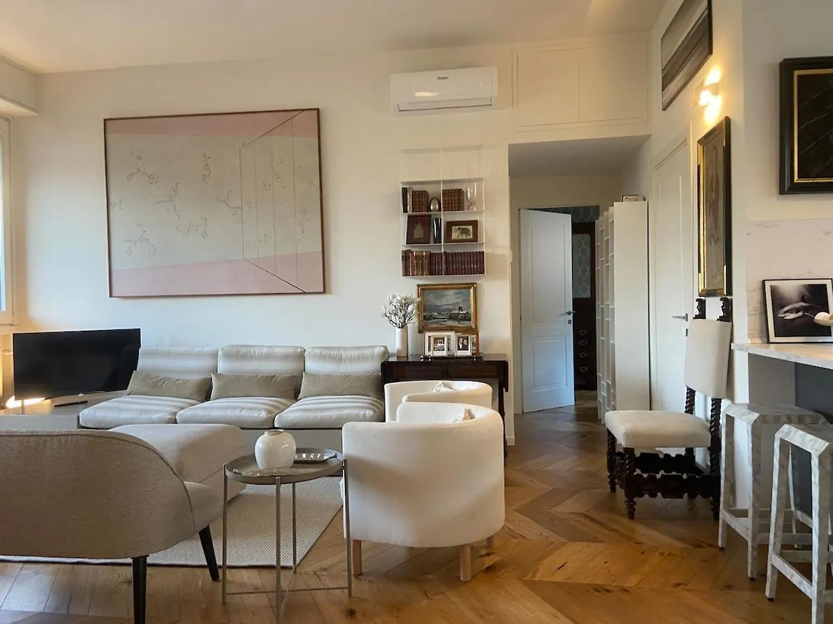 Bright&Stylish Apartment Near Duomo, Milan Center 0*,  Italy