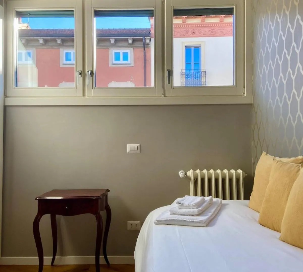 Bright&Stylish Apartment Near Duomo, Milan Center 0*,  Italy